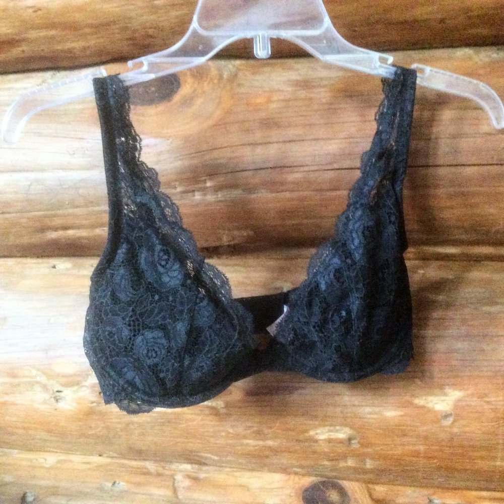 Victoria's Secret Black Sexy Floral Lace Demi Bra Size 34D Coquette Feminine